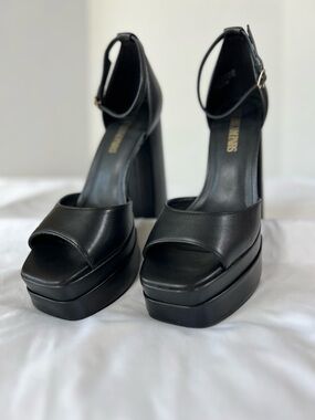 Dream Pairs Black Platform Open Square Toe Ankle-Strap Heels Size 10